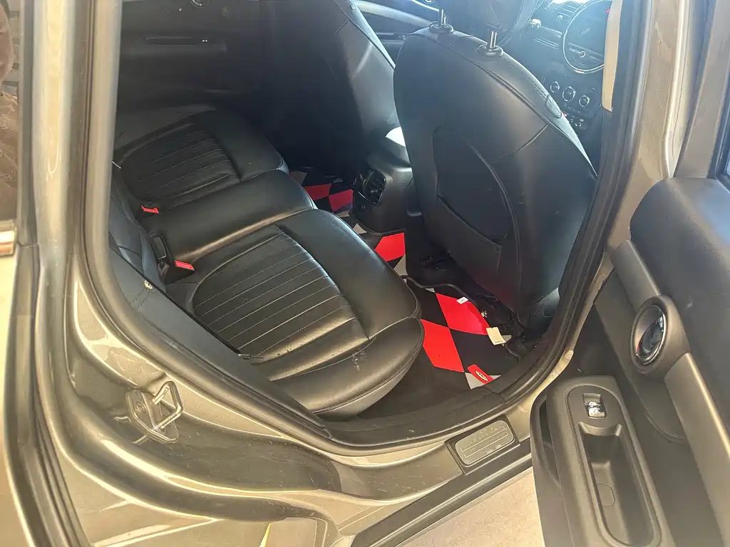 MINI Mini Clubman — миниатюра 11
