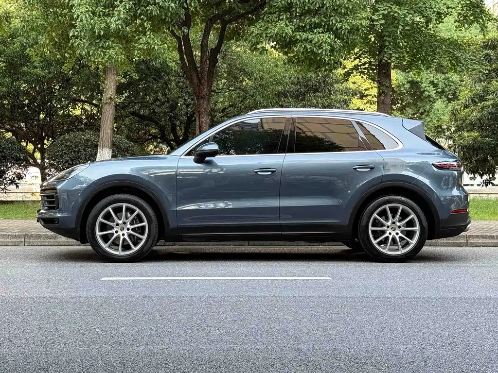 Porsche Cayenne — миниатюра 4