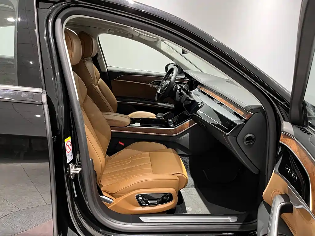 Audi A8 — миниатюра 4