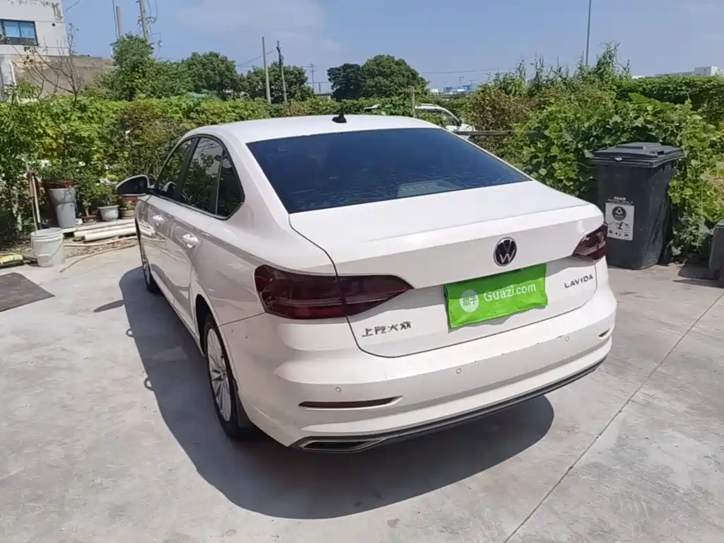Volkswagen Lavida — миниатюра 5