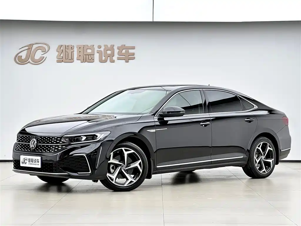 Volkswagen Passat 2023