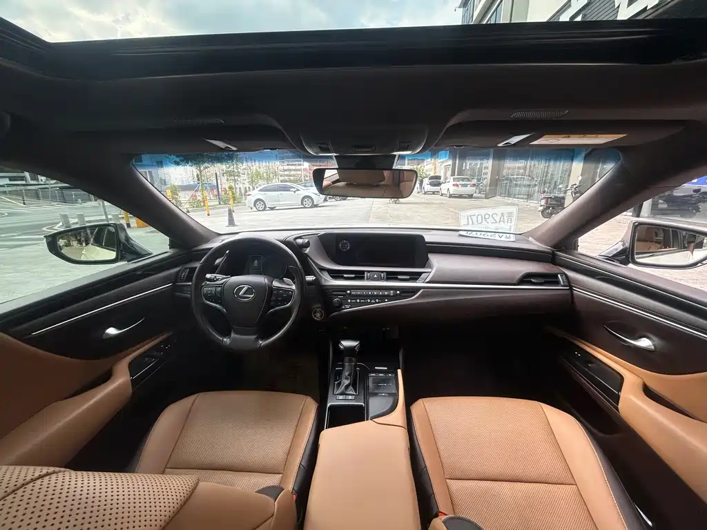 Lexus ES — миниатюра 5