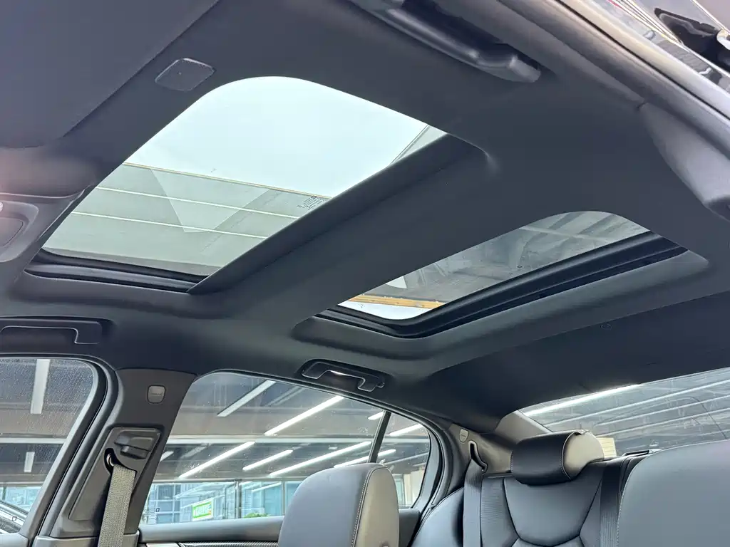 Cadillac CT5 — миниатюра 18