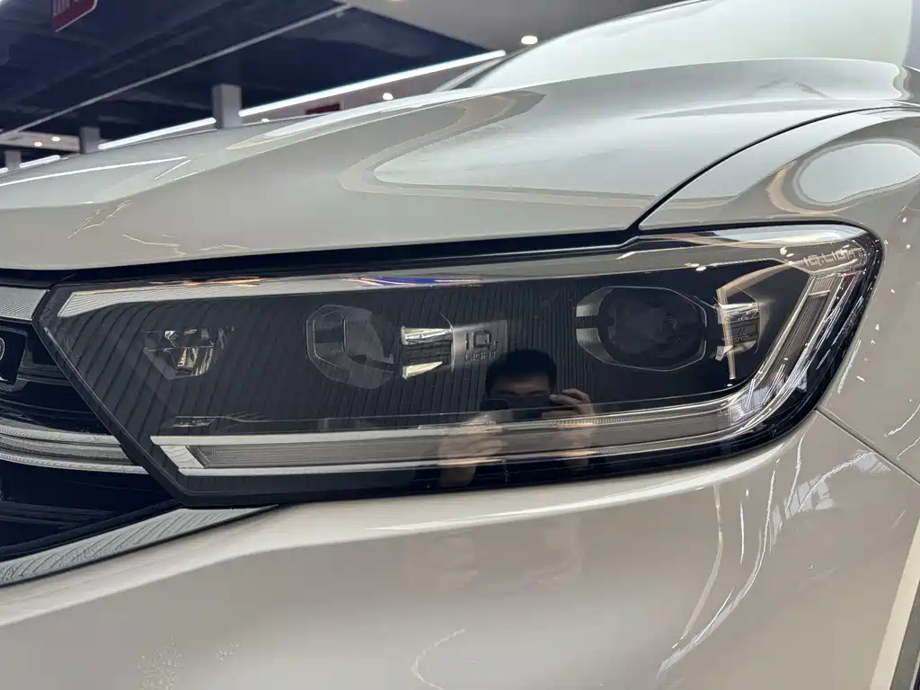 VOLKSWAGEN T ROC EXPLORING SONGS