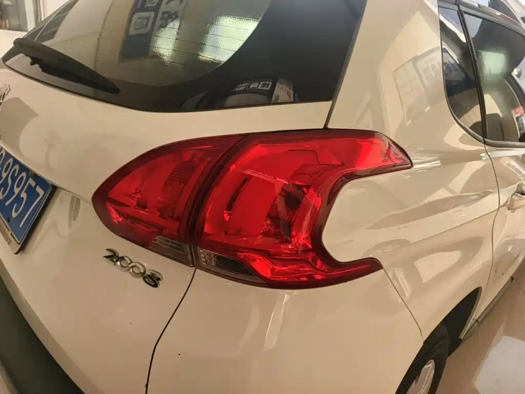 Peugeot 2008 — миниатюра 8