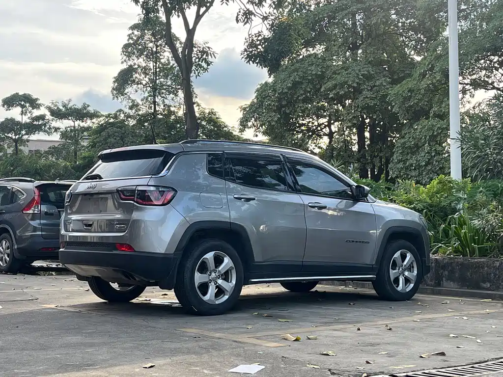 Jeep Compass — миниатюра 9