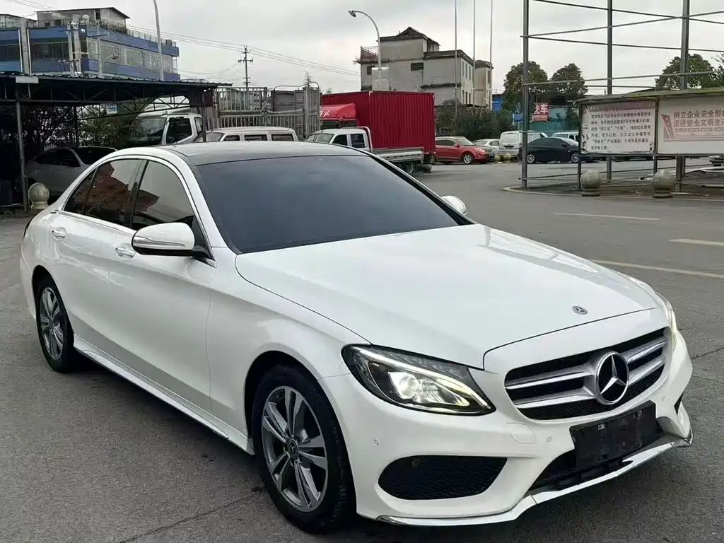 Mercedes-Benz C-Class — миниатюра 3