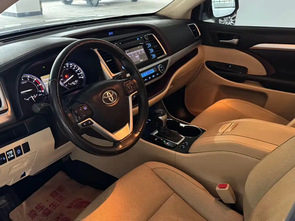 Toyota Highlander — миниатюра 10