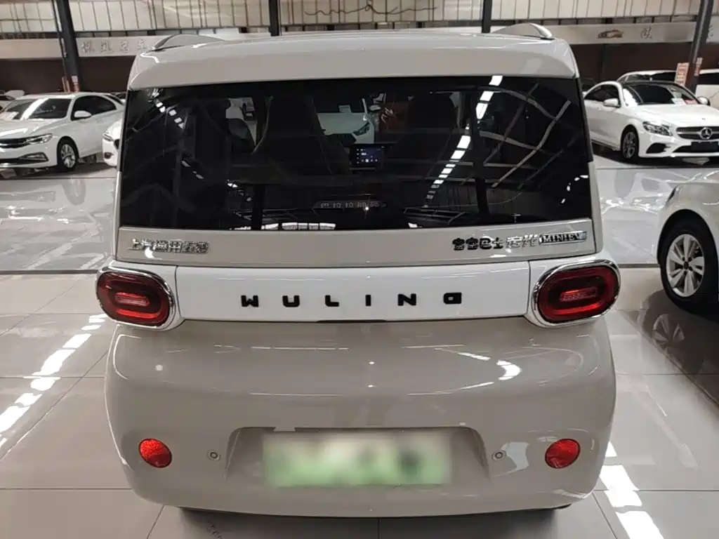 Wuling MINIEV — миниатюра 6