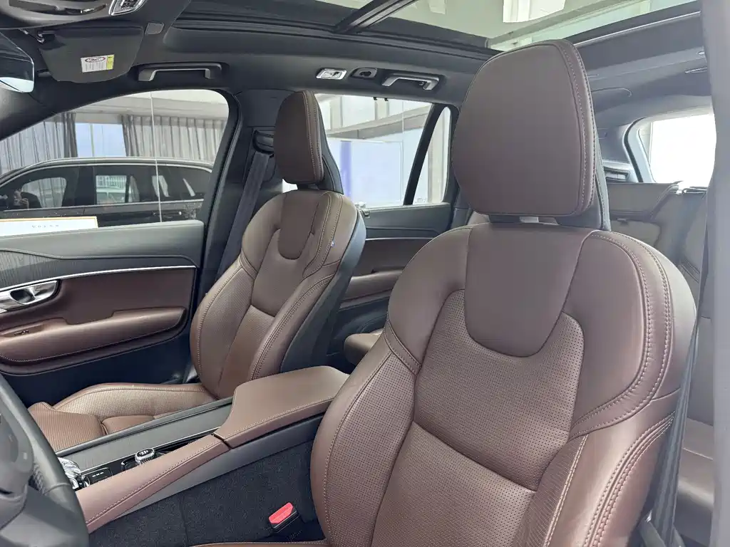 VOLVO XC90 PLUG IN HYBRID