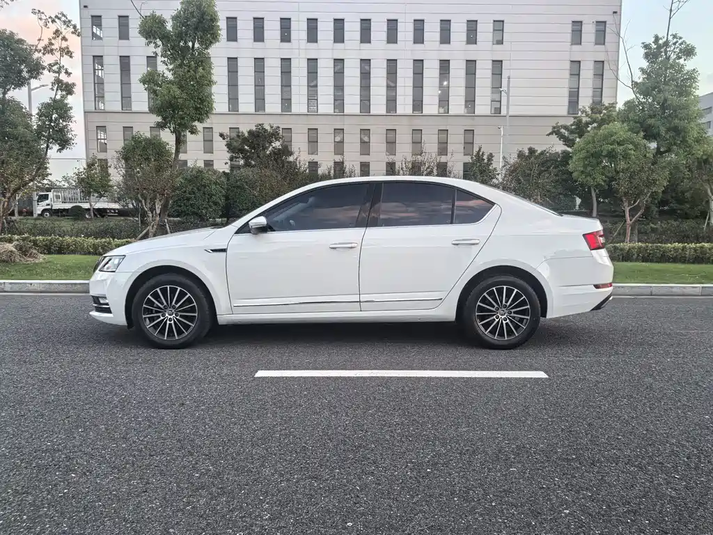 Skoda Octavia — миниатюра 4