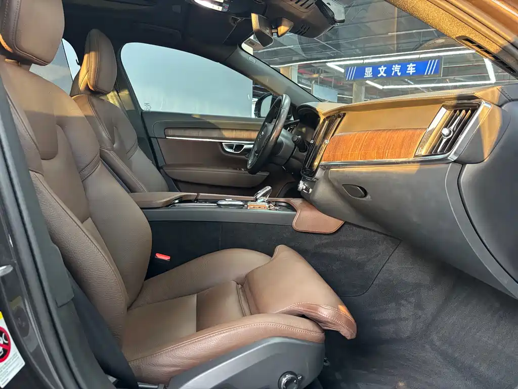 Volvo S90 — миниатюра 4
