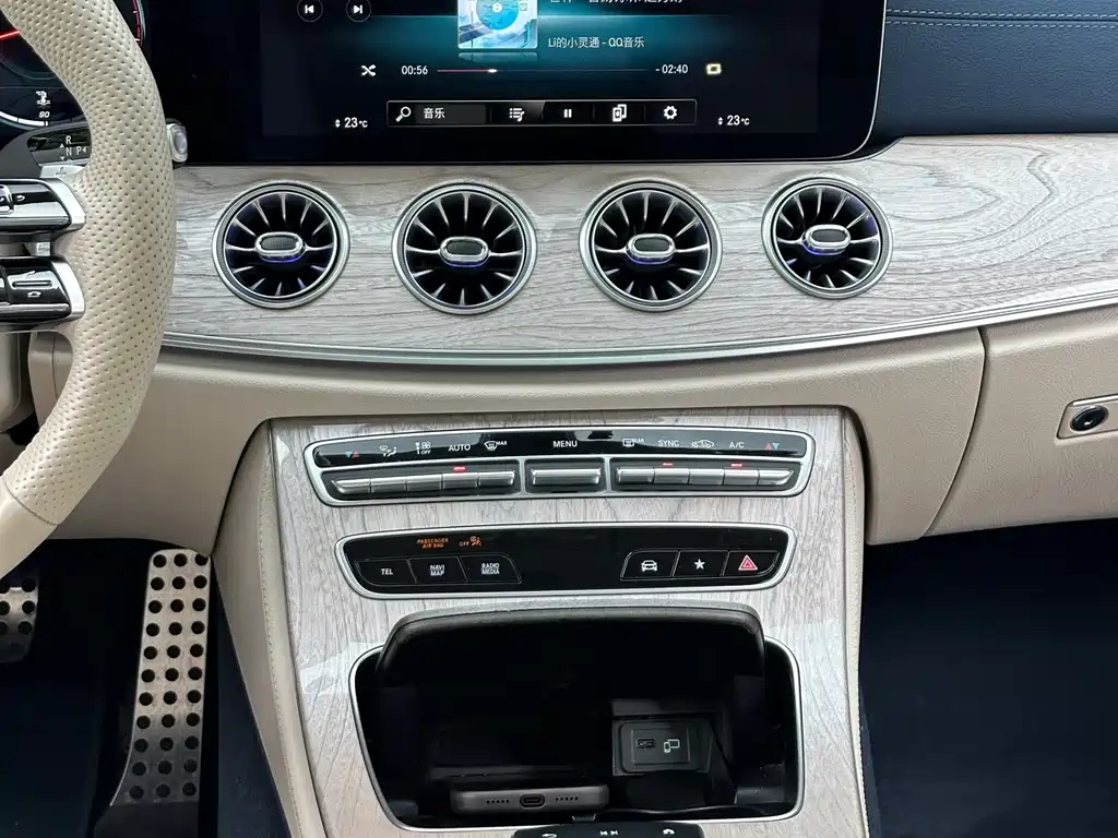 Mercedes-Benz E-Class (Import) — миниатюра 19