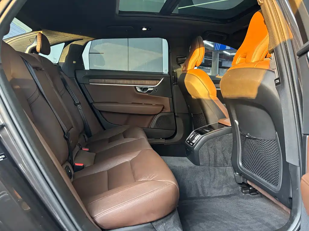 Volvo S90 — миниатюра 5
