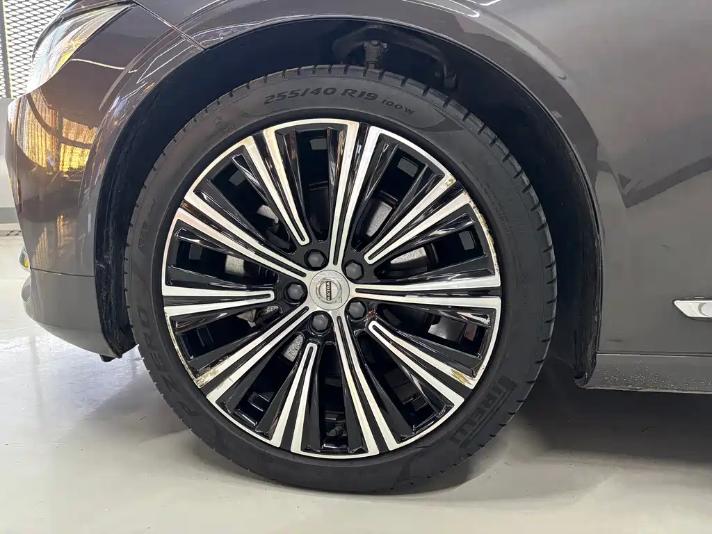 Volvo S90 — миниатюра 10