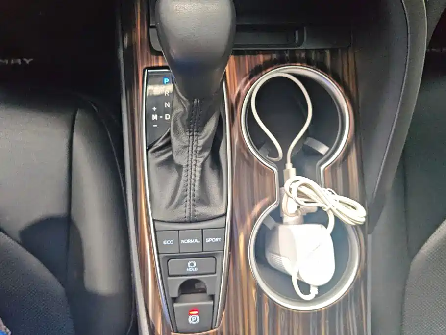 Toyota Camry — миниатюра 13