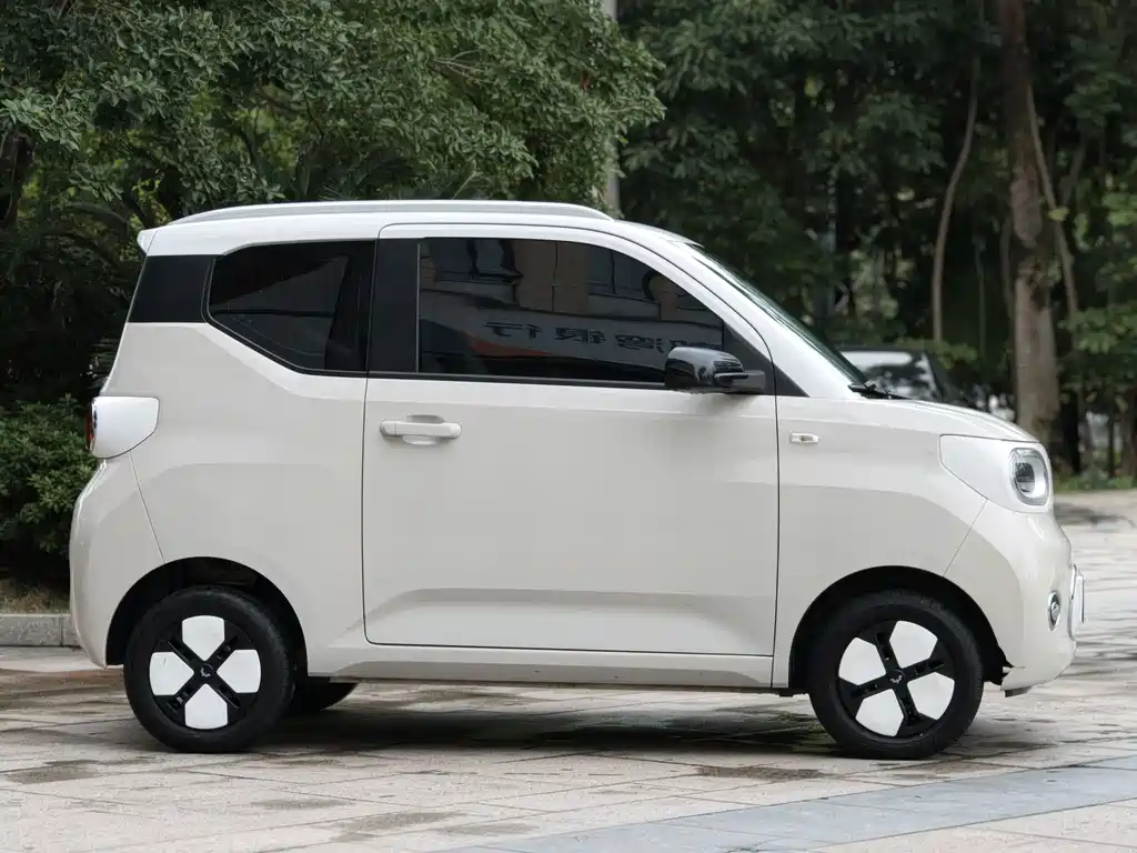 Wuling MINIEV — миниатюра 4