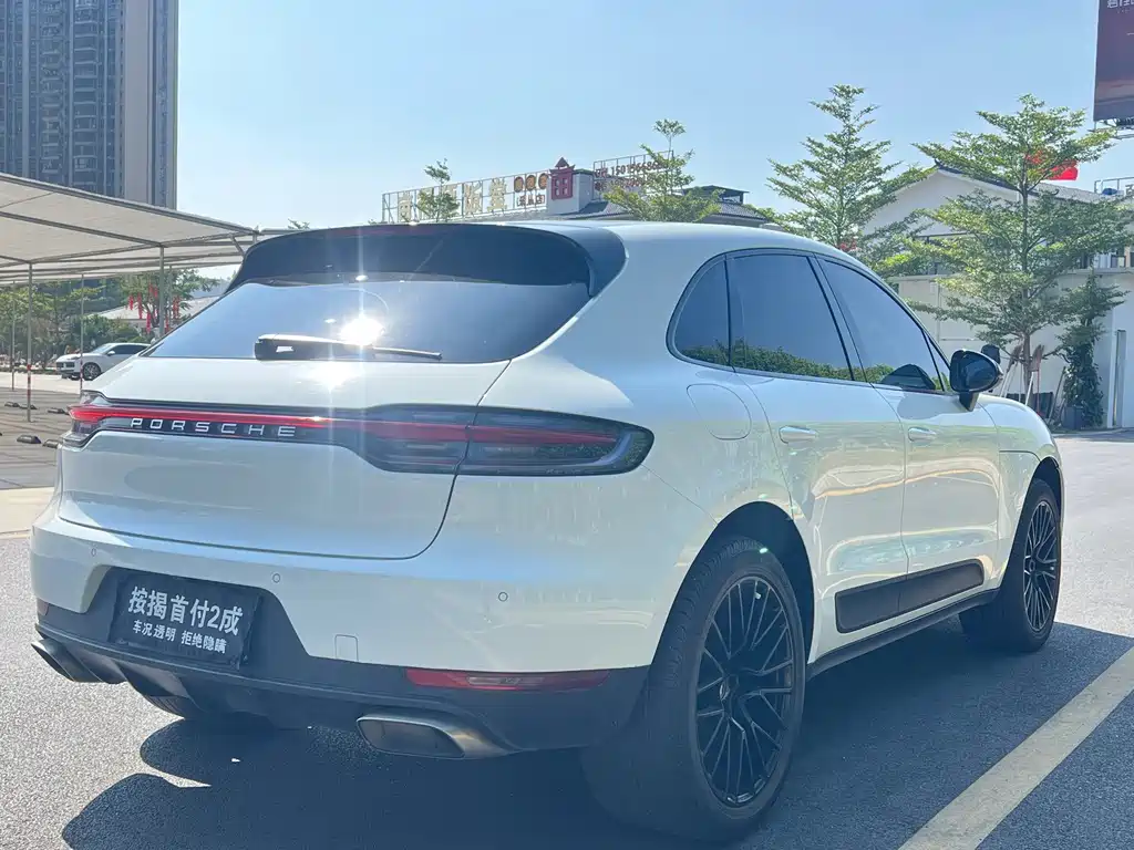 Porsche Macan — миниатюра 3