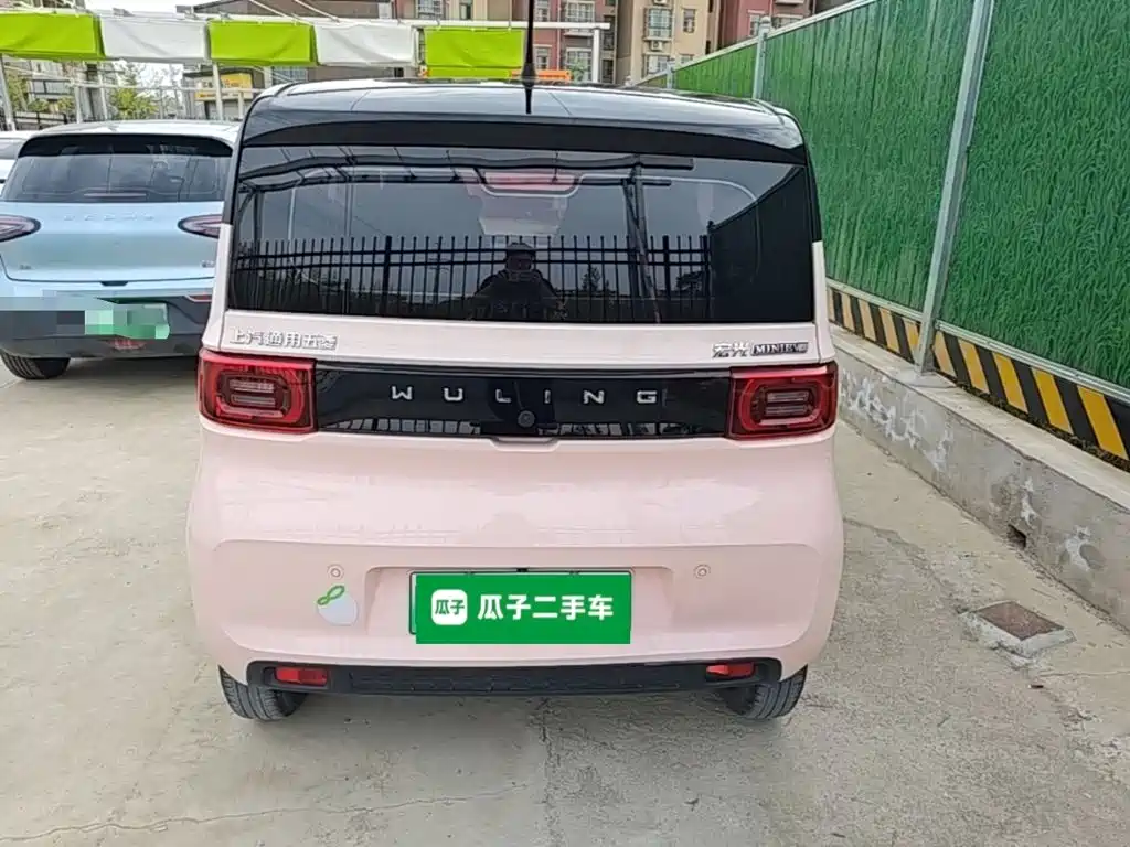 Wuling MINIEV — миниатюра 6