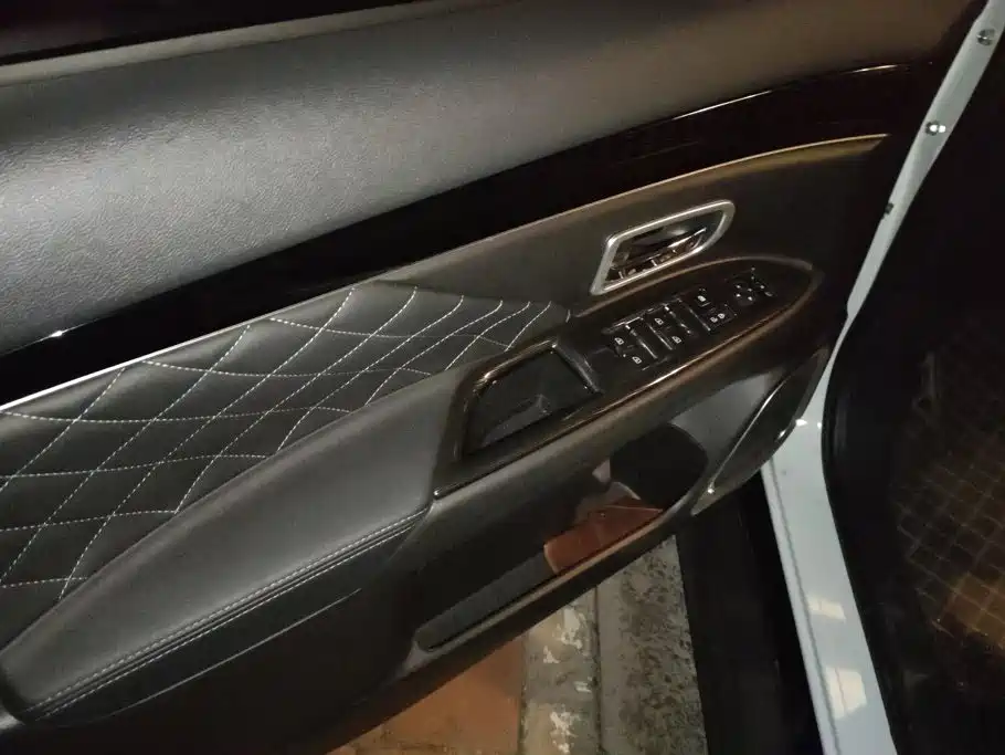 Mitsubishi Outlander — миниатюра 7
