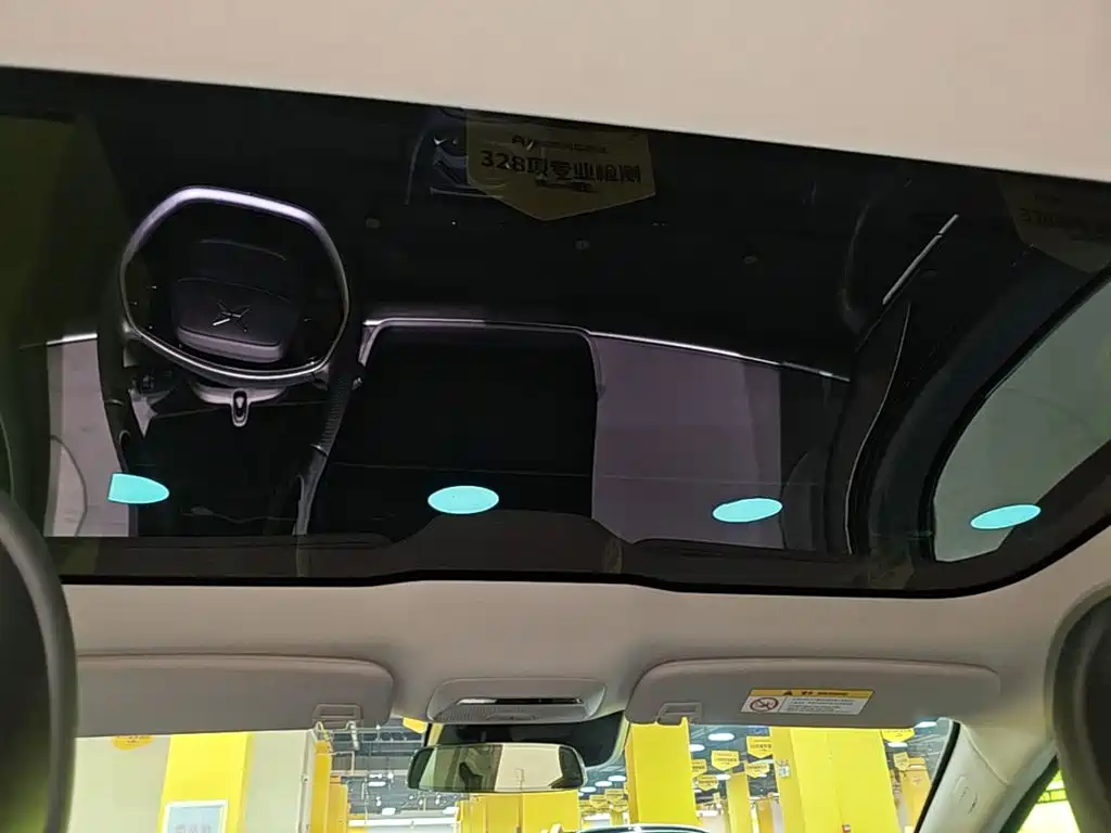 XPeng P7 — миниатюра 18