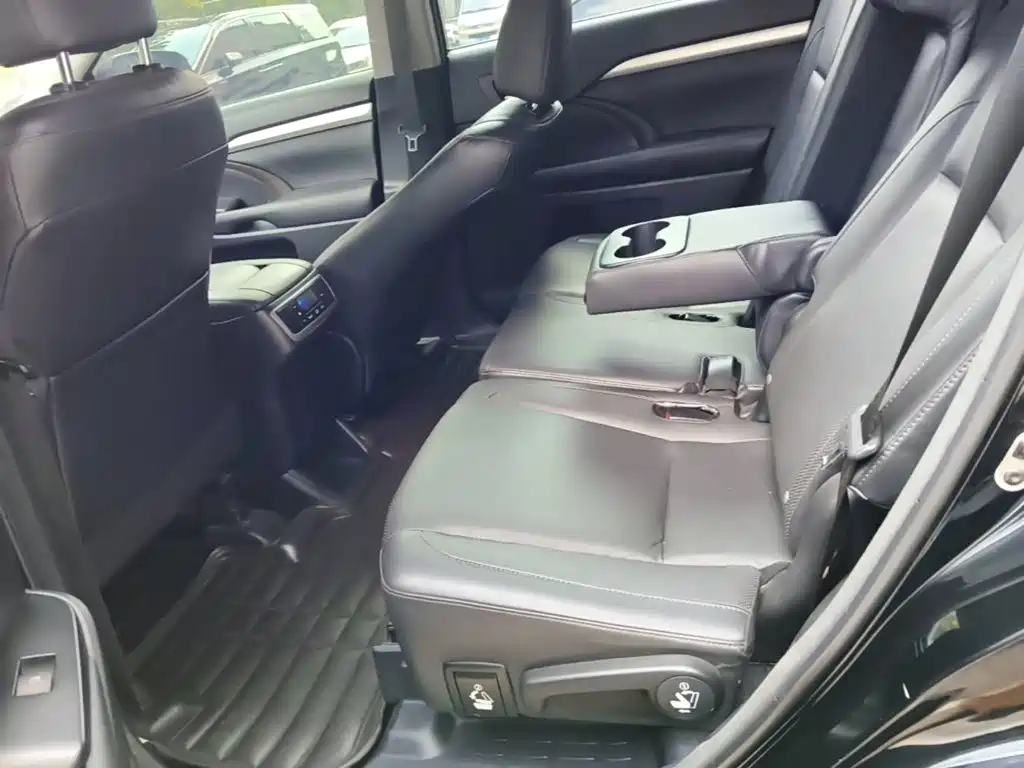 Toyota Highlander — миниатюра 17
