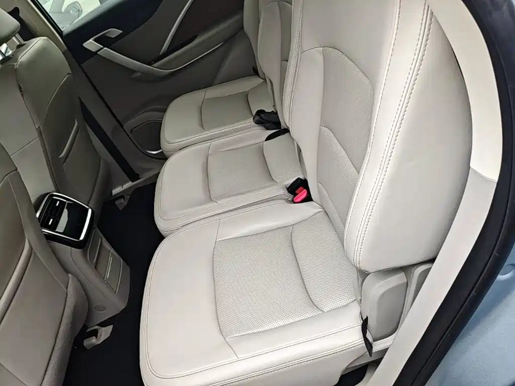 Geely Jia Ji New Energy — миниатюра 11
