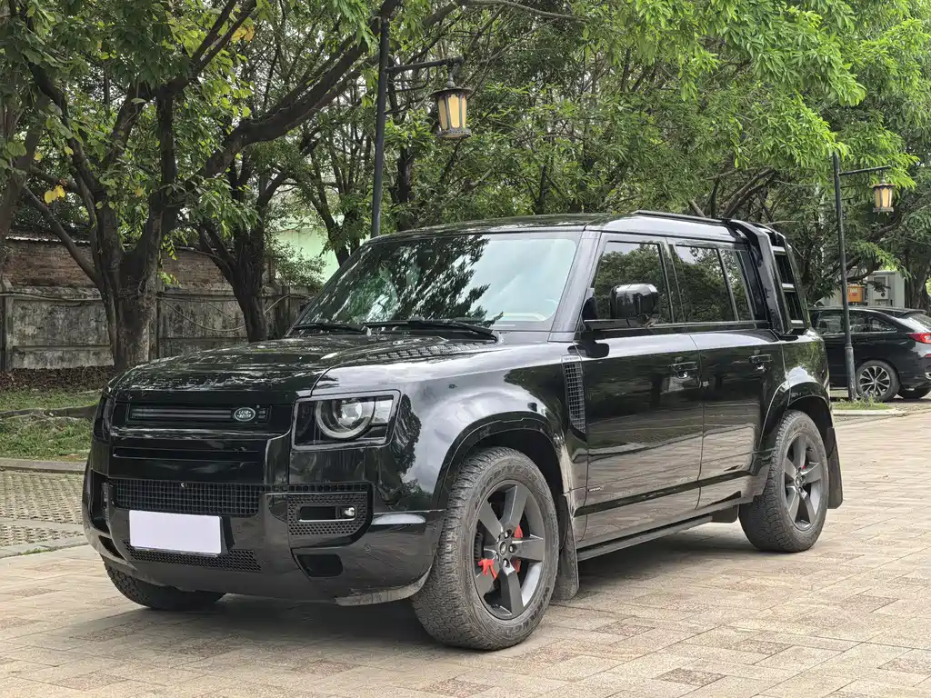 Land Rover Defender 2023