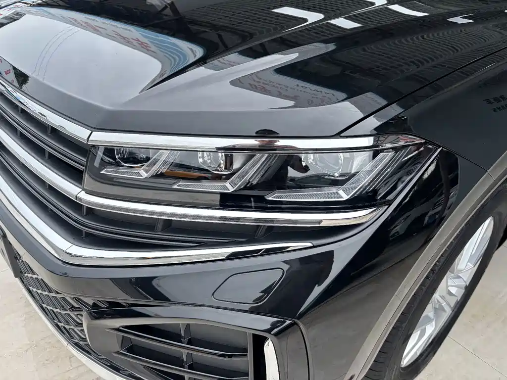 Volkswagen Touareg — миниатюра 9