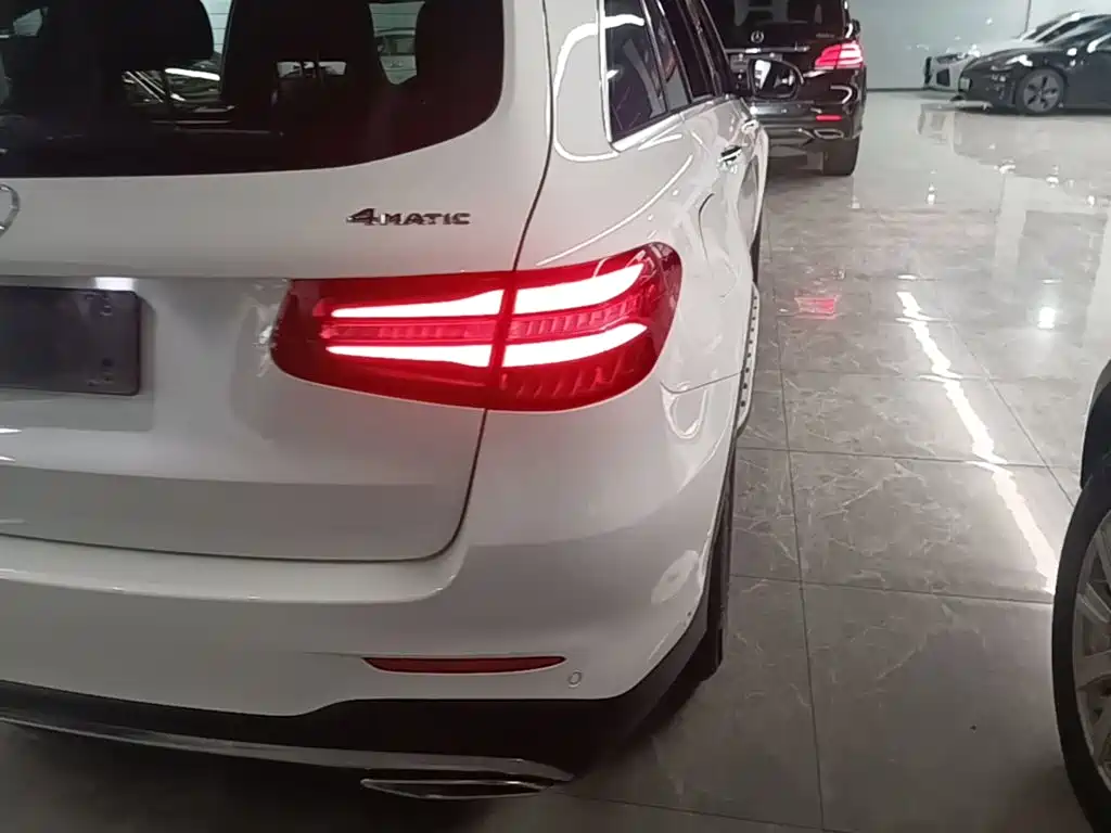 Mercedes-Benz GLC — миниатюра 8