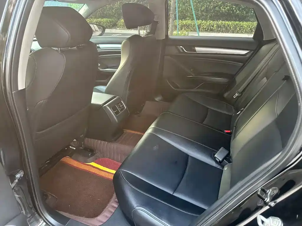 Honda Accord — миниатюра 8