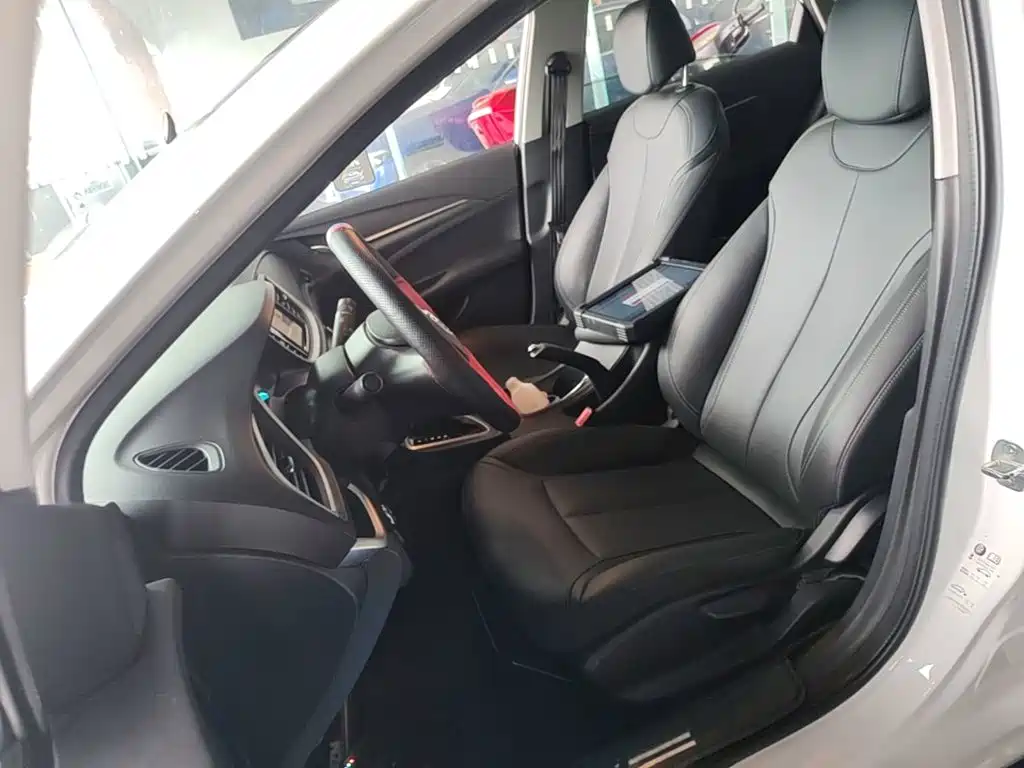 Buick Excelle — миниатюра 15