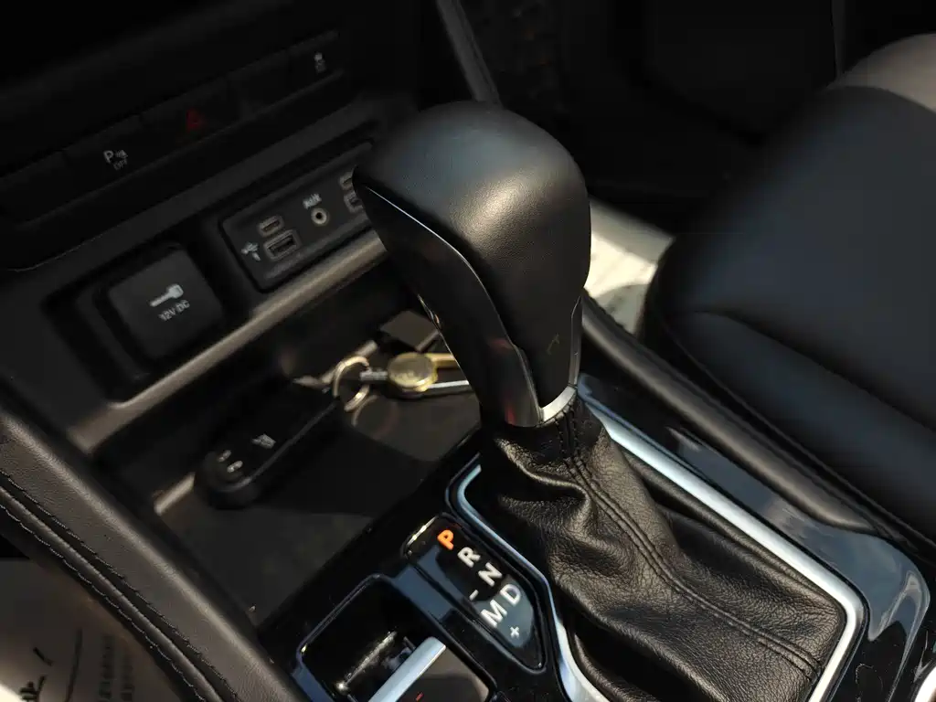 Jeep Grand Commander — миниатюра 26