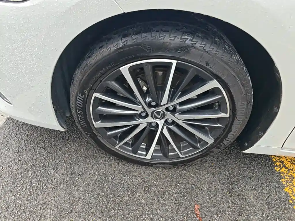 Lexus ES — миниатюра 23