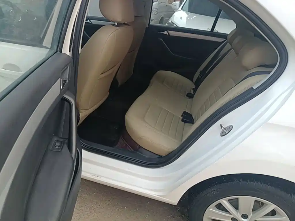 Volkswagen Jetta — миниатюра 17