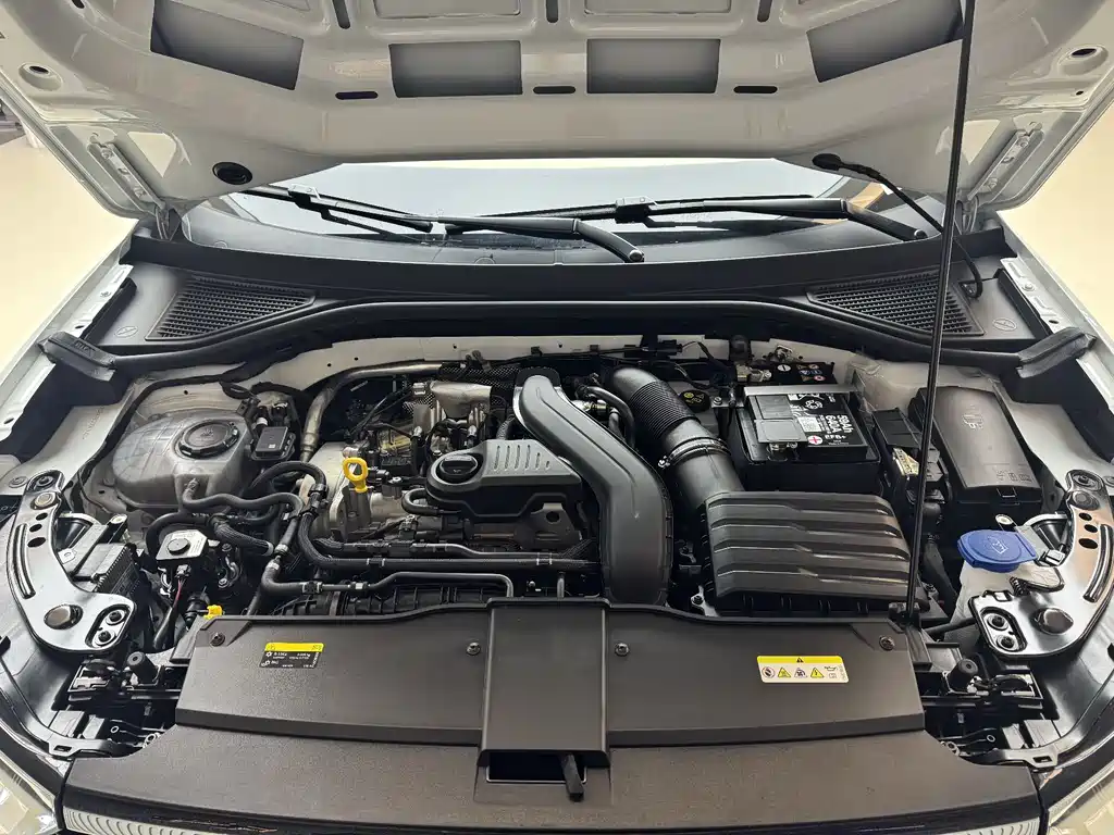 VOLKSWAGEN T ROC EXPLORING SONGS