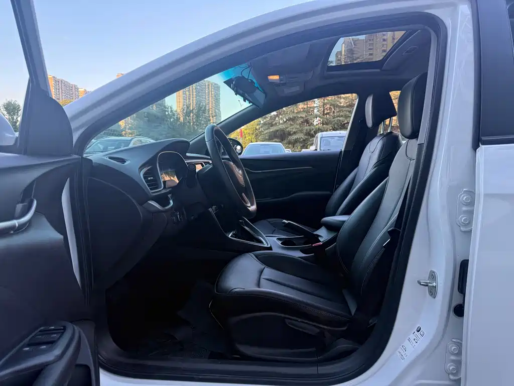 Buick Excelle — миниатюра 4