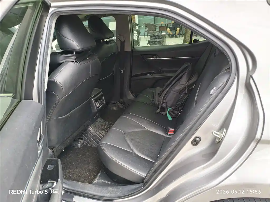 Toyota Camry — миниатюра 7