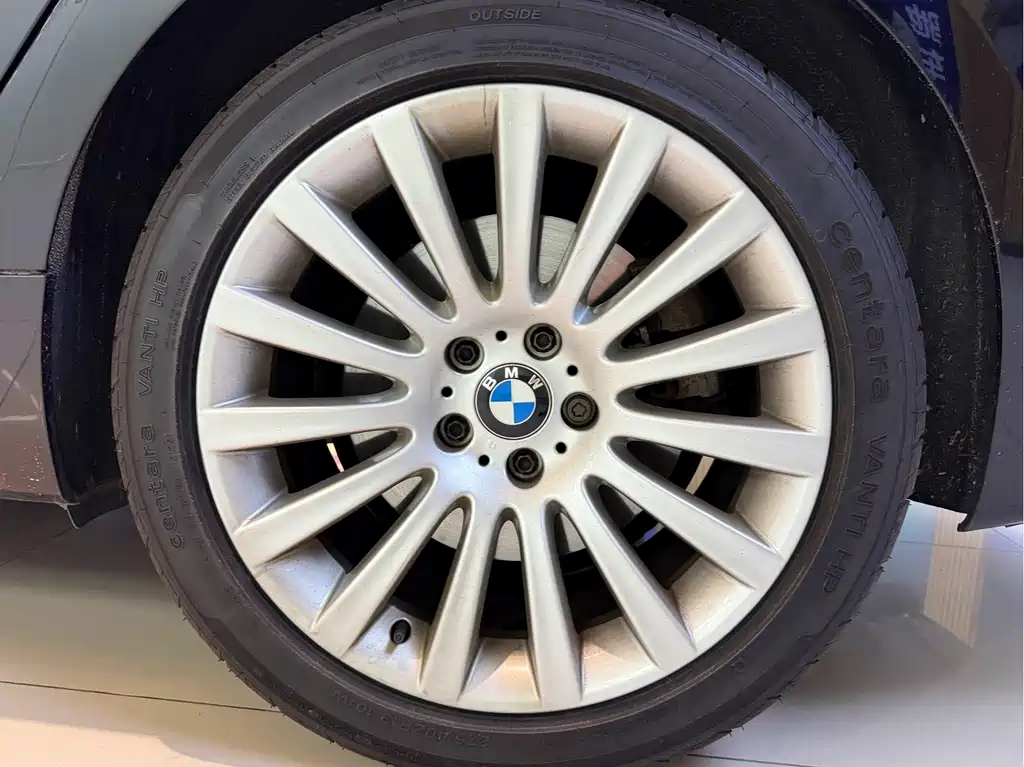 BMW 5 Series GT — миниатюра 10