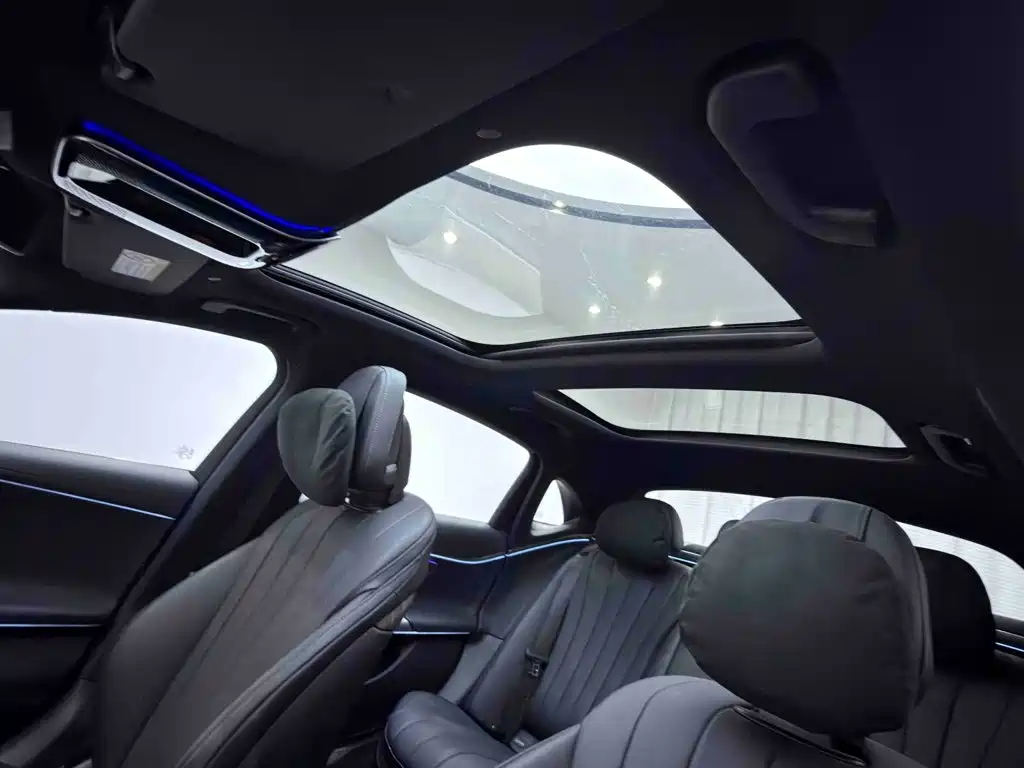 Mercedes-Benz E-Class — миниатюра 13