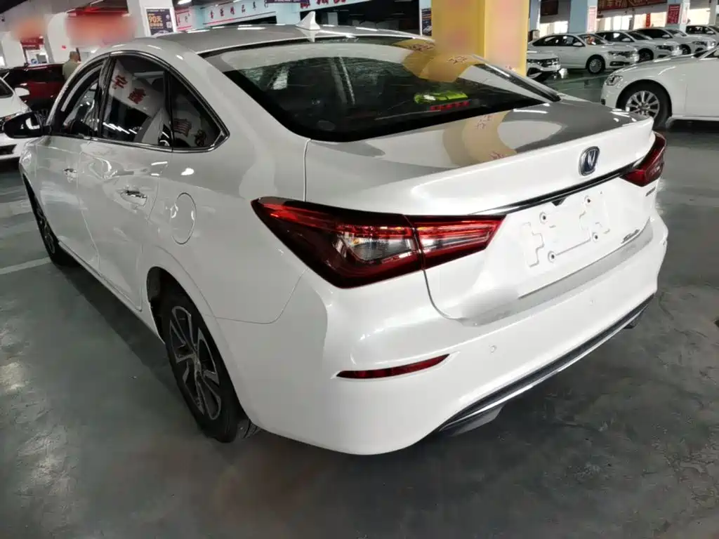 Changan Eado — миниатюра 5