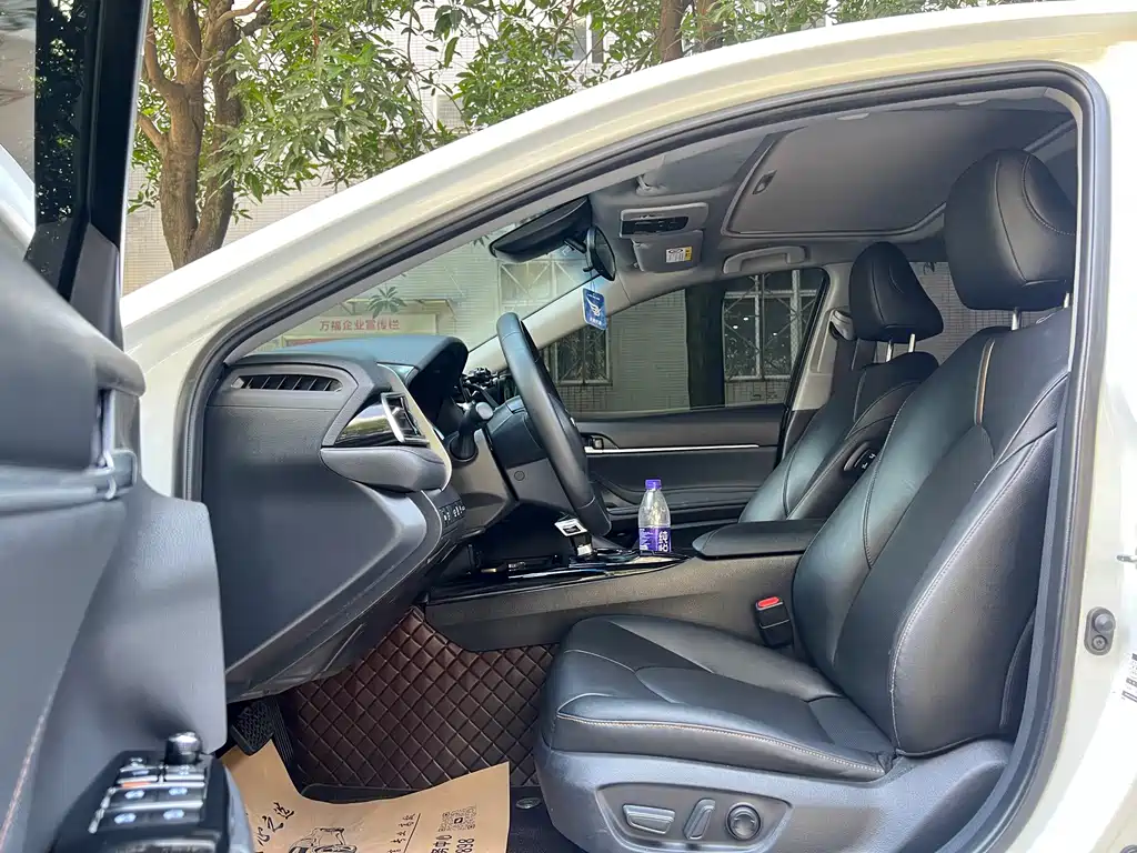 Toyota Camry — миниатюра 6