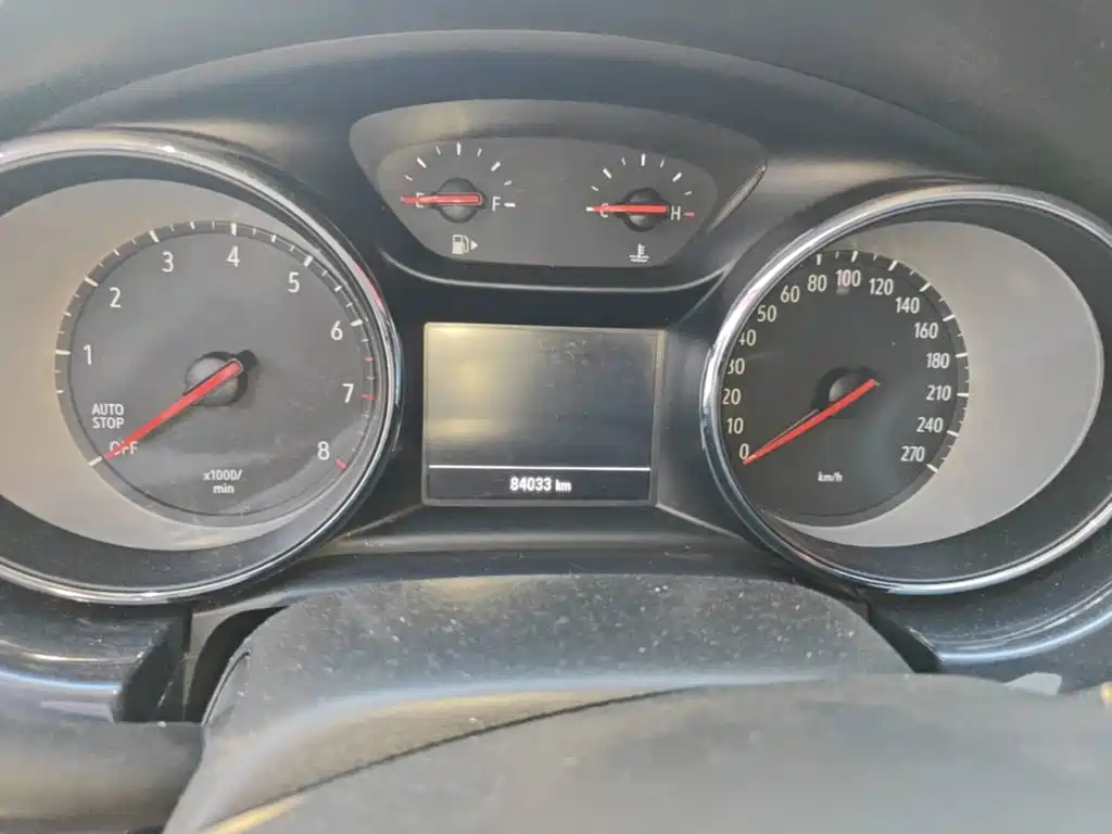 Buick Verano — миниатюра 12