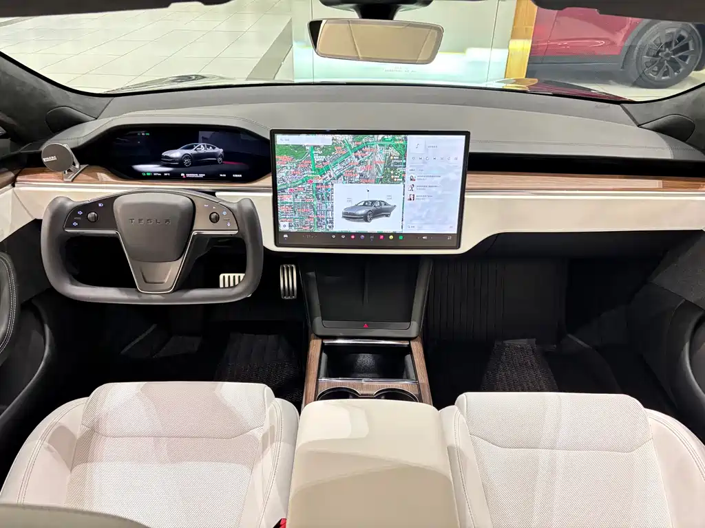 Tesla Model S — миниатюра 12