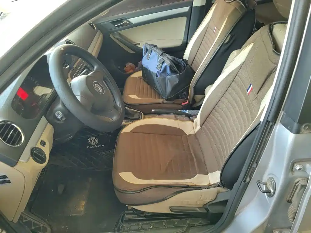 Volkswagen Jetta — миниатюра 8