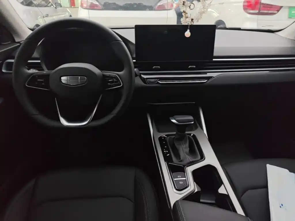 Geely Emgrand — миниатюра 10