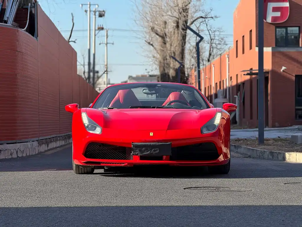 FERRARI 488