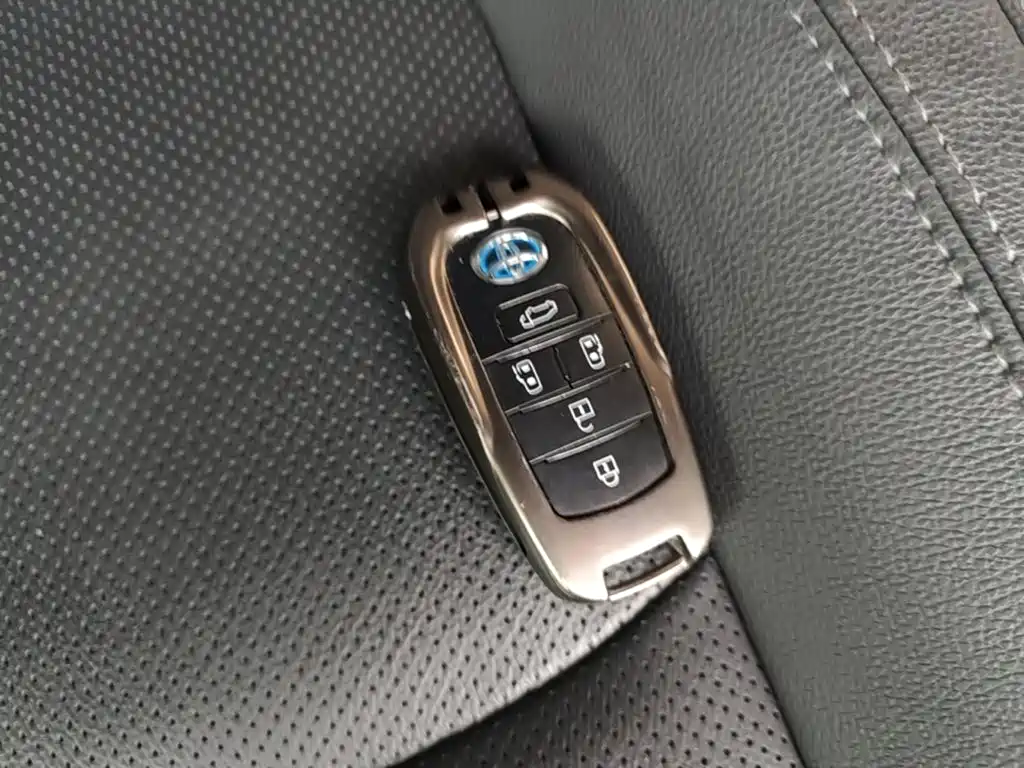Toyota Sienna — миниатюра 9