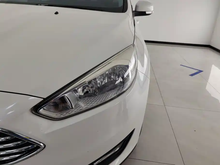 Ford Focus — миниатюра 5