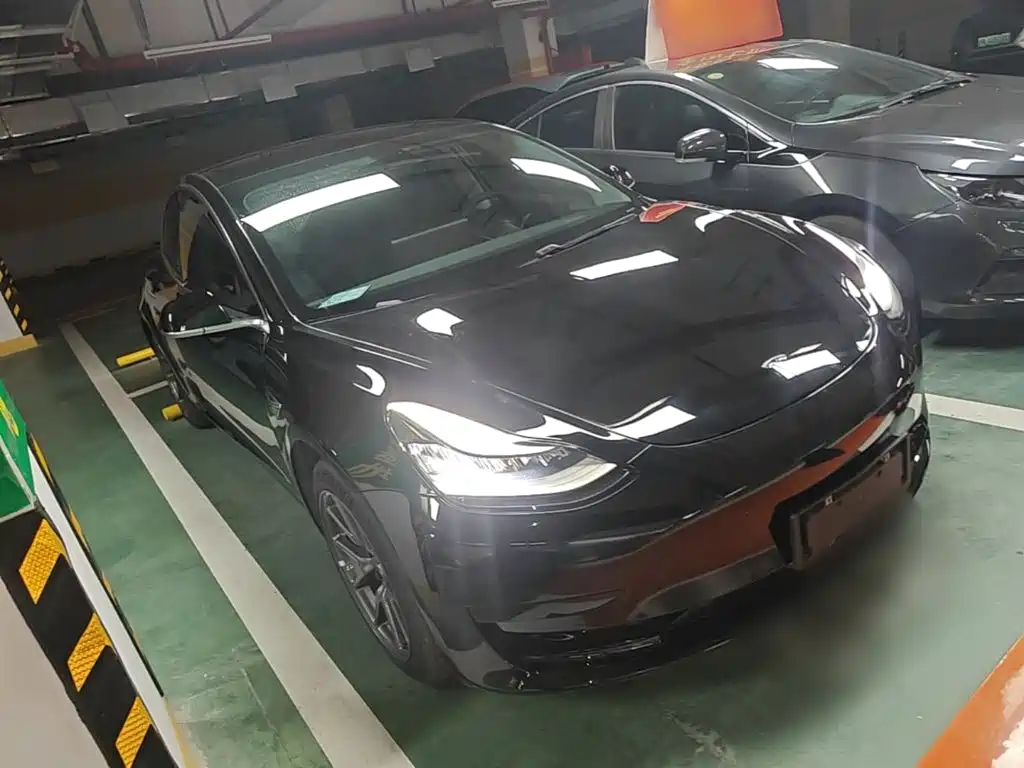 Tesla Model 3 — миниатюра 4